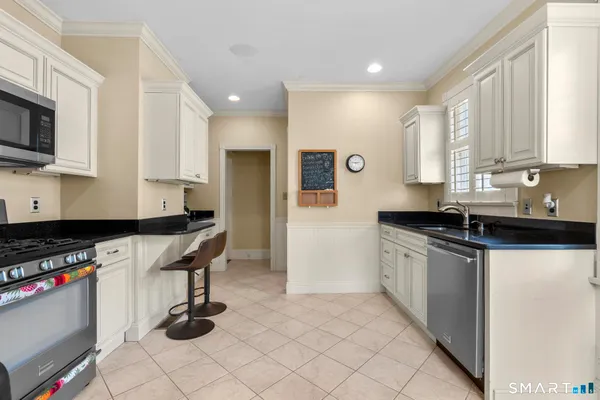 $574,999 | 65 Brooklawn Place, Bridgeport, CT 06604