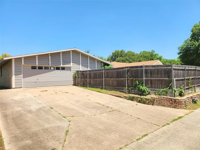 $245,000 | 338 Wildbriar Drive, Garland, TX 75043