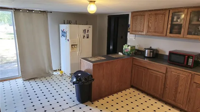 $75,000 | 306 East 5th Street, Colony, KS 66015