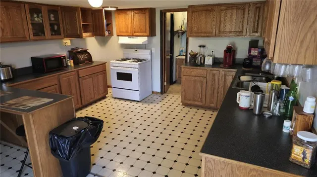 $75,000 | 306 East 5th Street, Colony, KS 66015