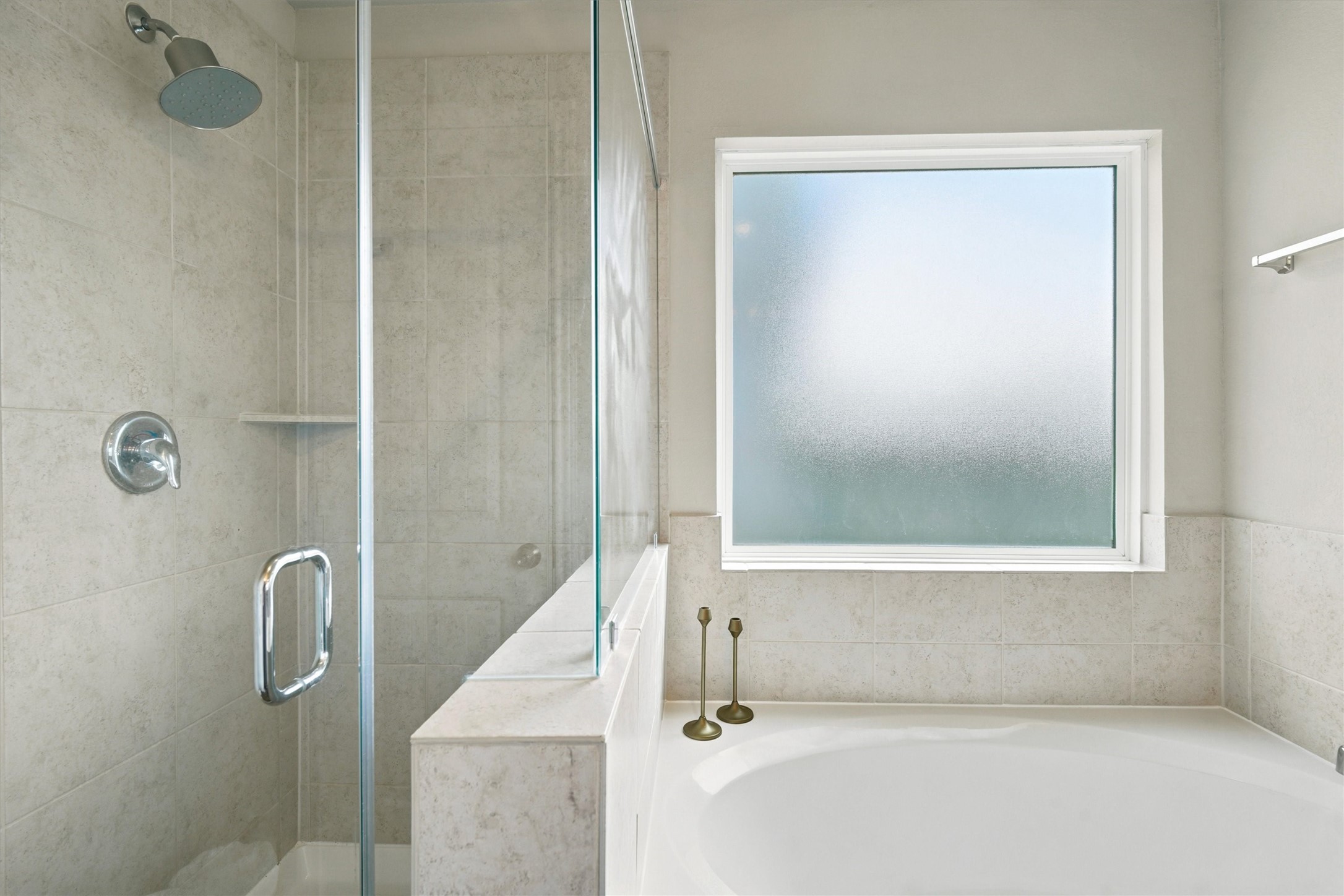 5334 Brooklyn Rose Drive Rosharon, TX 77583 - Photo 15 of 21 Separate Shower and Soaking Tub