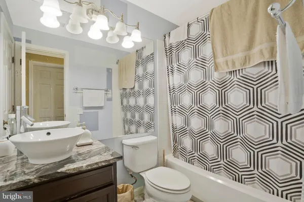 $2,299 | 9244 Cardinal Forest Lane, Unit 101, Lorton, VA 22079