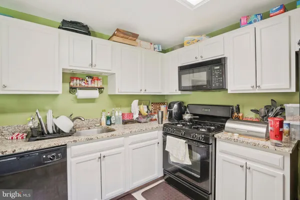 $2,299 | 9244 Cardinal Forest Lane, Unit 101, Lorton, VA 22079