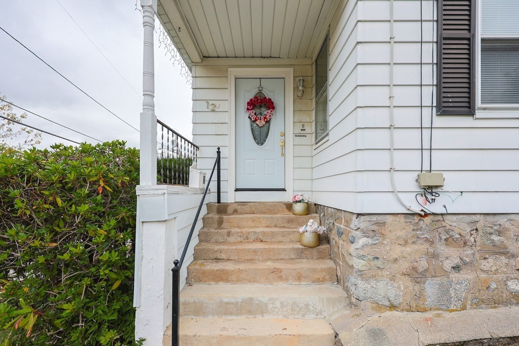 12 Lothrop Street Saugus, MA 01906 - Photo 4 of 42