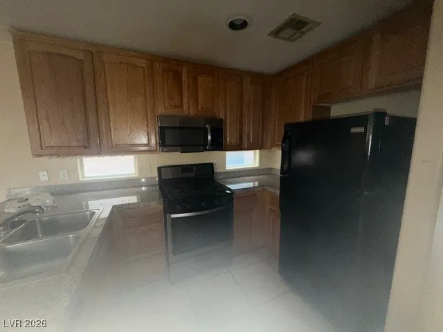 $1,800 | 6917 Graceful Cloud Avenue, Las Vegas, NV 89122