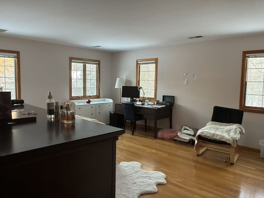 29 Page Road Weston, MA 02493 - Photo 11 of 25