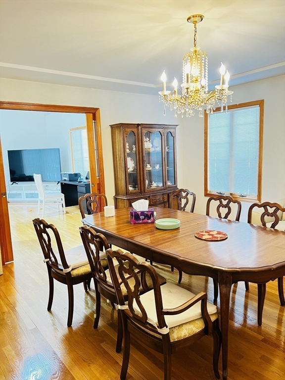 29 Page Road Weston, MA 02493 - Photo 5 of 25