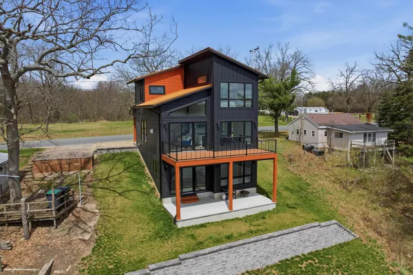 $630,000 | 1153 East North Lake Street, Hancock, WI 54943