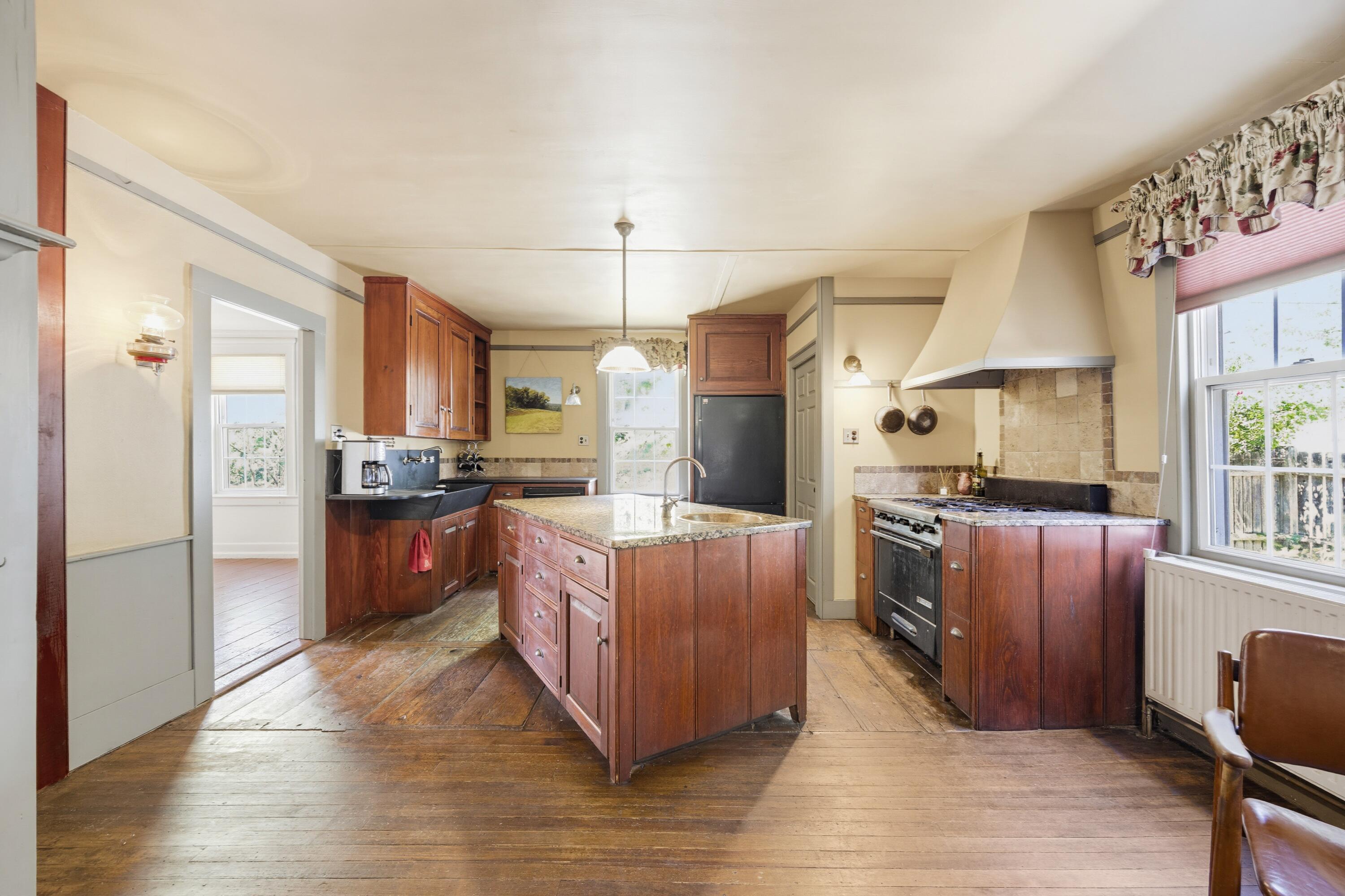 372 Intervale Road New Gloucester, ME 04260 - Photo 12 of 47 11 Kitchen 4