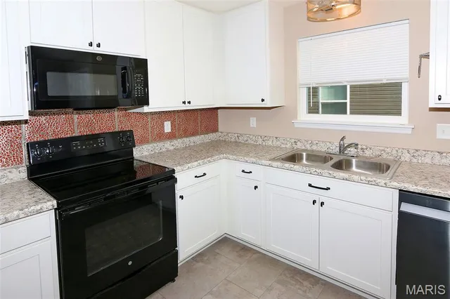 $379,900 | 200 Brookview Way Court, O'Fallon, MO 63366