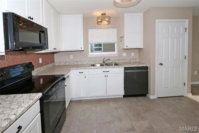 $379,900 | 200 Brookview Way Court, O'Fallon, MO 63366