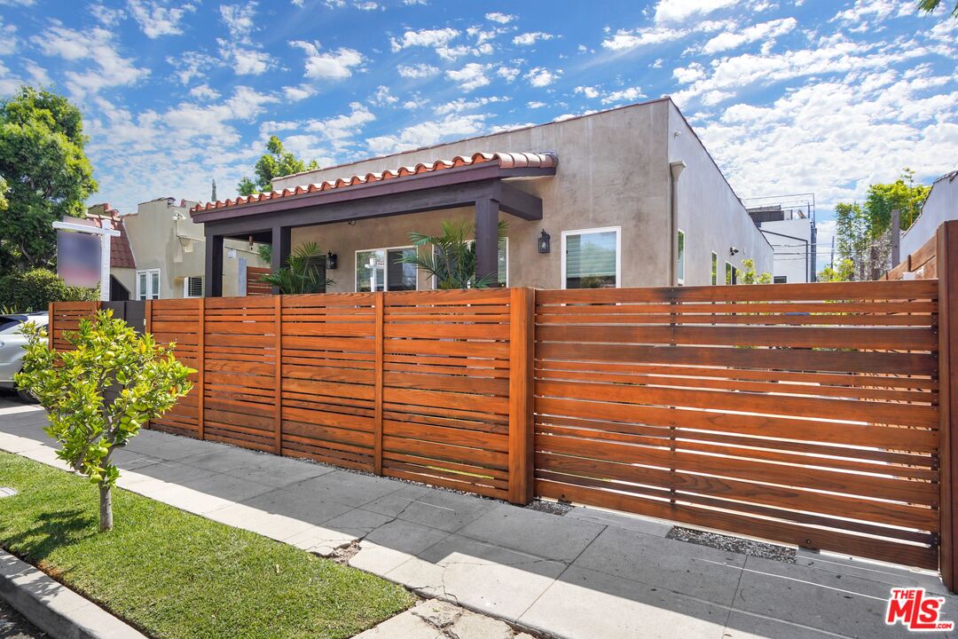 1774 Washington Way Venice, CA 90291 - Photo 41 of 42 a view of a building with a yard
