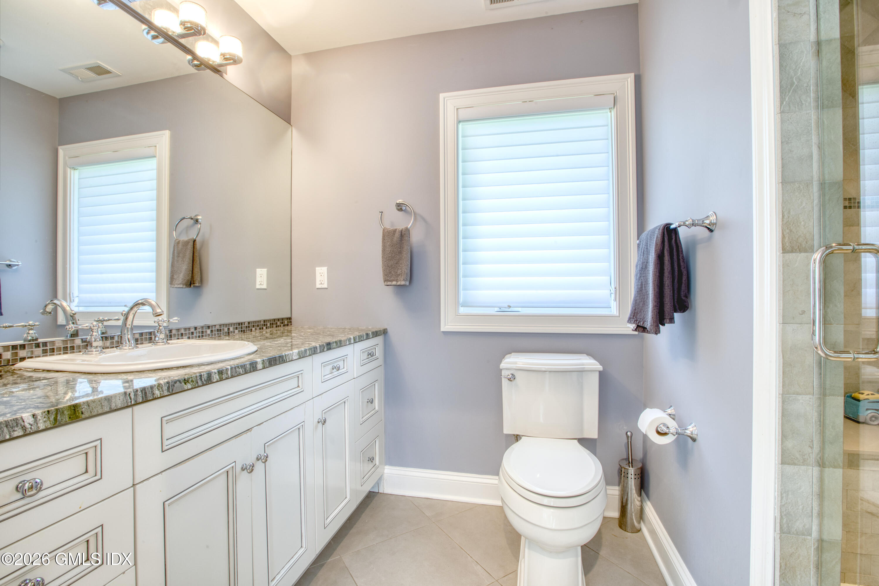 25 Weston Hill Road Riverside, CT 06878 - Photo 15 of 26 En suite bathroom