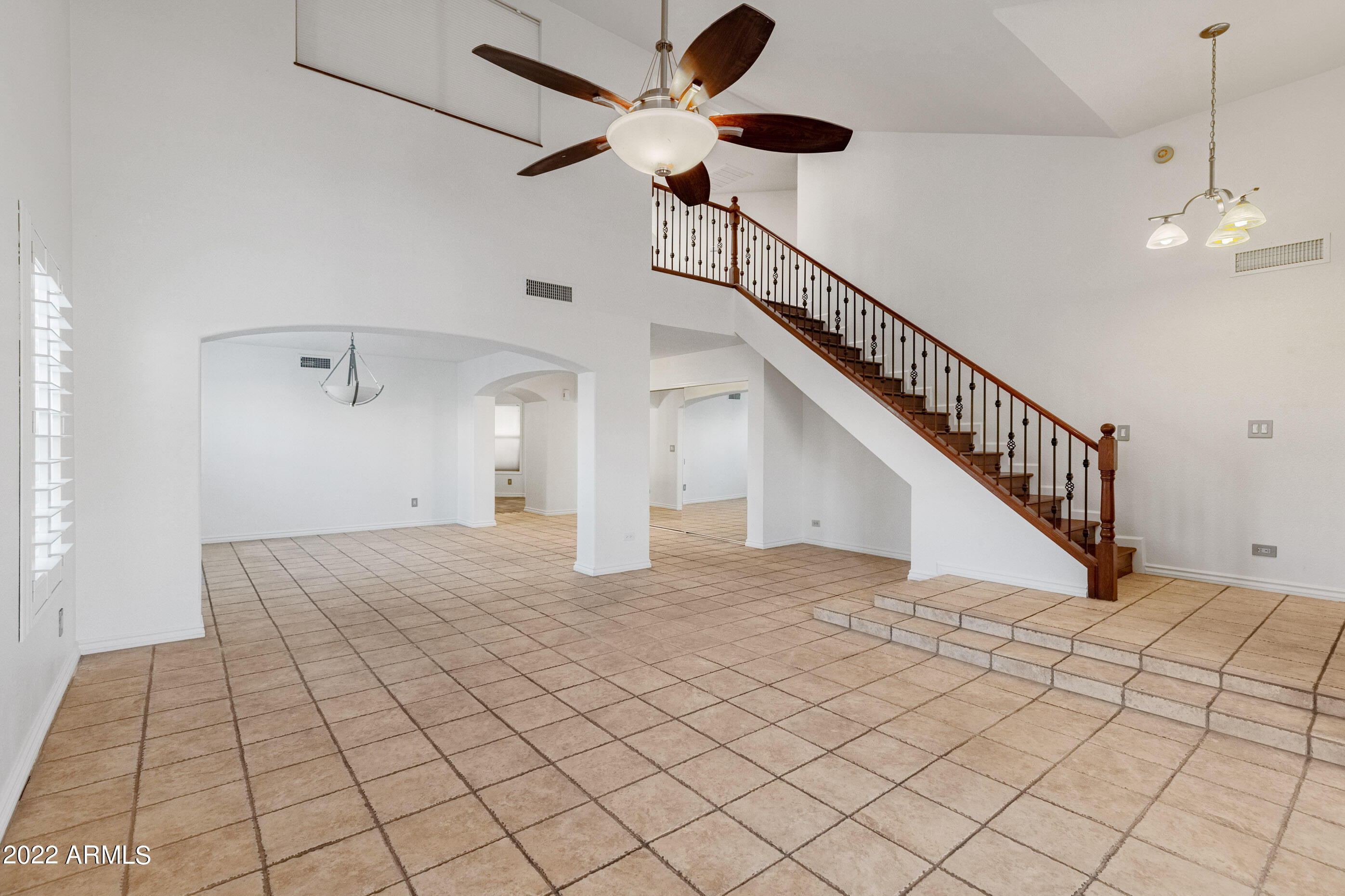 7383 West Utopia Road Glendale, AZ 85308 - Photo 4 of 49 Living room