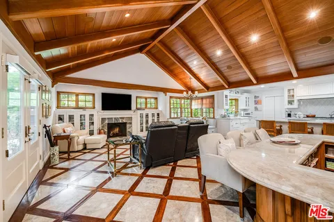 $4,295,000 | 9921 Toluca Lake Avenue, Toluca Lake, CA 91602