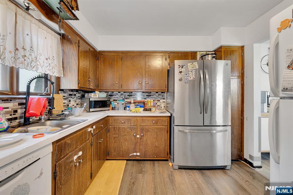 31 Marginal Road Rutherford, NJ 07070 - Photo 12 of 44