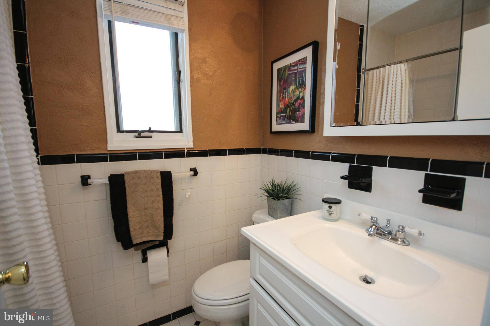 3927 Weller Road Silver Spring, MD 20906 - Photo 15 of 30 Main Level Bath