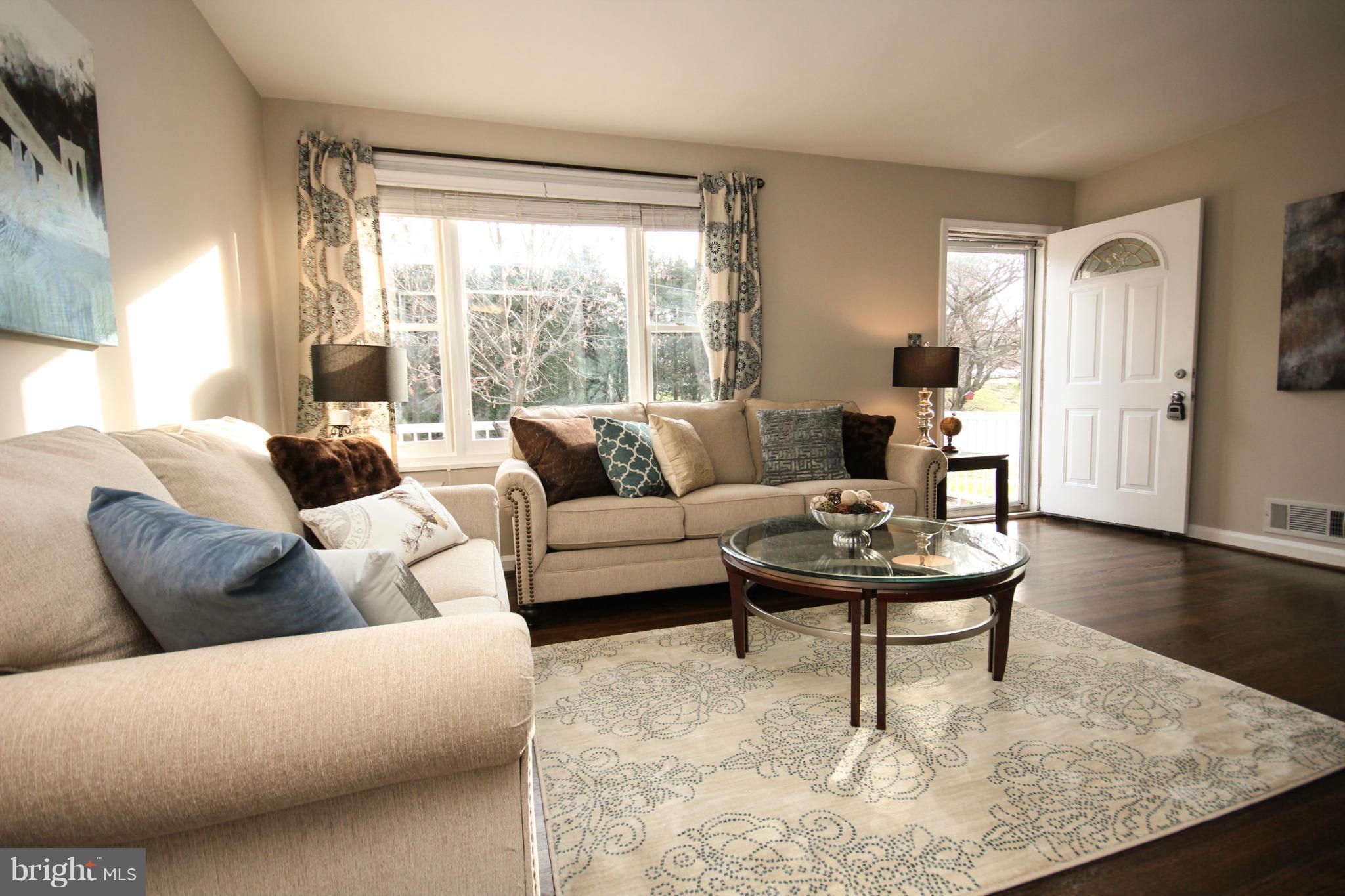 3927 Weller Road Silver Spring, MD 20906 - Photo 6 of 30 Living Room