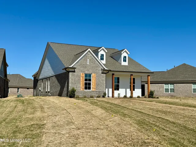 $362,900 | 682 Bolivar Drive, Nesbit, MS 38651