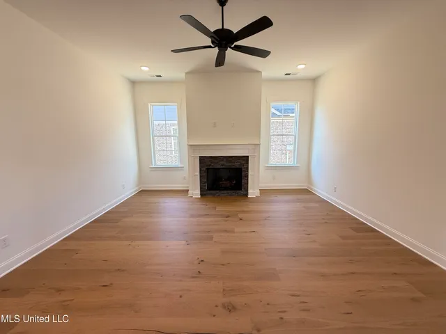 $362,900 | 682 Bolivar Drive, Nesbit, MS 38651