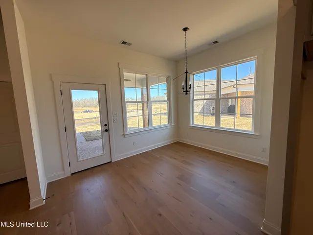 $362,900 | 682 Bolivar Drive, Nesbit, MS 38651