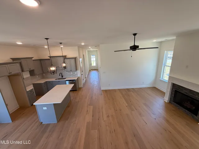 $362,900 | 682 Bolivar Drive, Nesbit, MS 38651