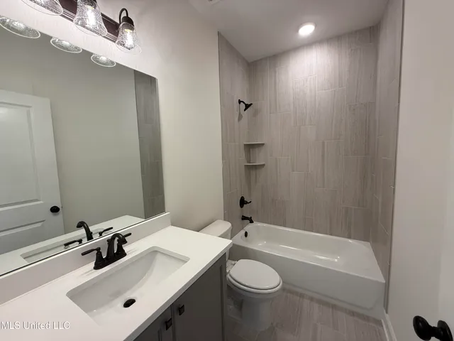 $362,900 | 682 Bolivar Drive, Nesbit, MS 38651