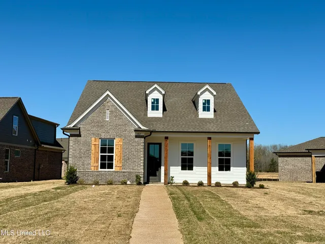 $362,900 | 682 Bolivar Drive, Nesbit, MS 38651
