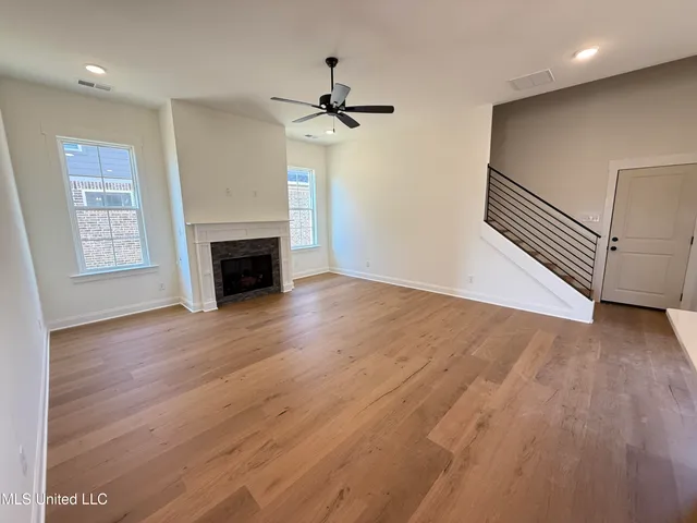 $362,900 | 682 Bolivar Drive, Nesbit, MS 38651