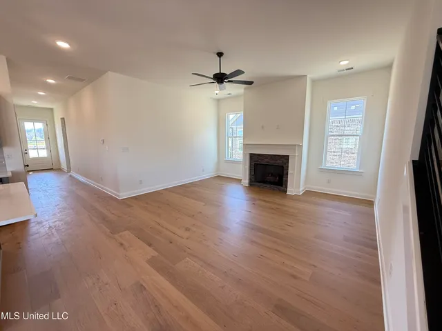 $362,900 | 682 Bolivar Drive, Nesbit, MS 38651