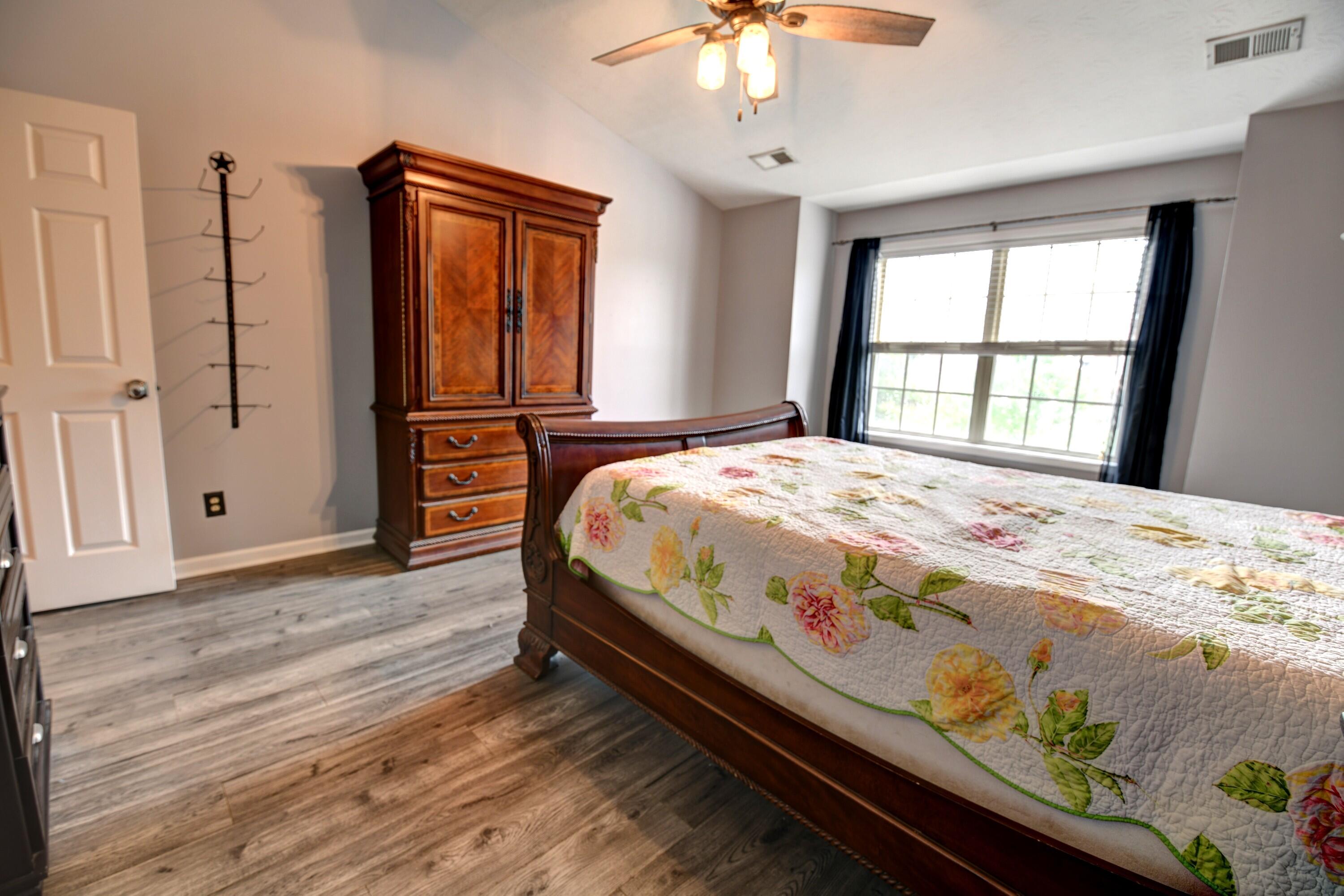 2820 Sandersville Road Lexington, KY 40511 - Photo 29 of 40 Master bedroom