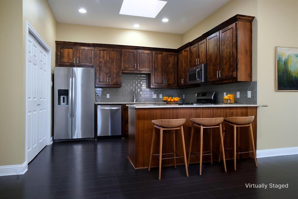 3003 Allister Street Dallas, TX 75229 - Photo 4 of 21