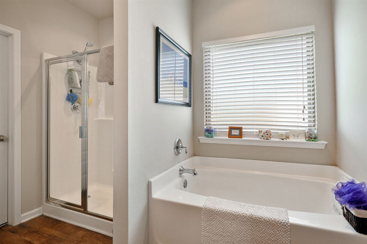 17072 Feder Drive Foley, AL 36535 - Photo 9 of 22 Master Bathroom