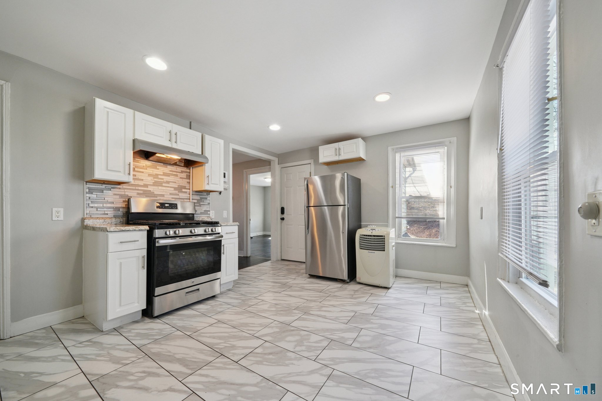 73 Orange Street Bridgeport, CT 06607 - Photo 12 of 32