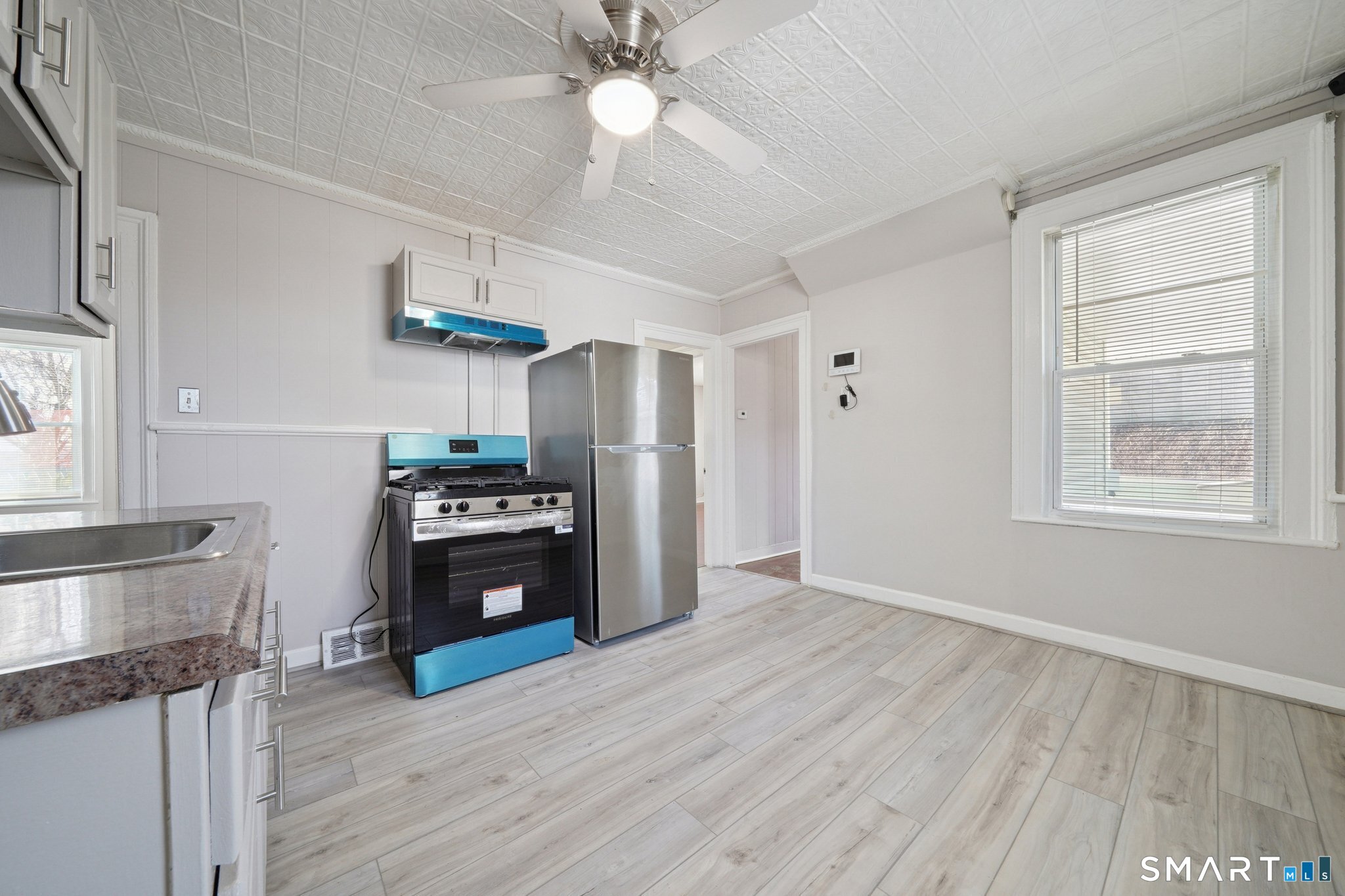 73 Orange Street Bridgeport, CT 06607 - Photo 8 of 32