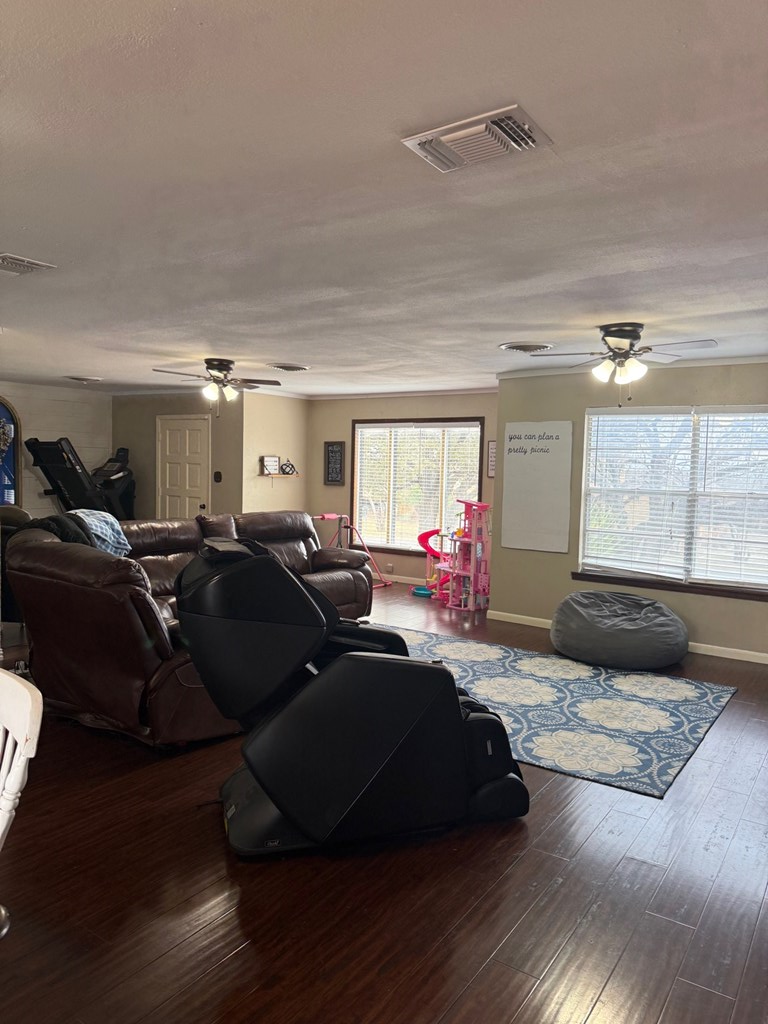 401 North 19th Street Junction, TX 76849 - Photo 7 of 24