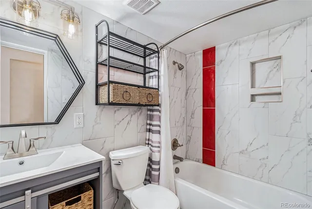 $1,500 | 1032 North Clarkson Street, Unit 205, Denver, CO 80218