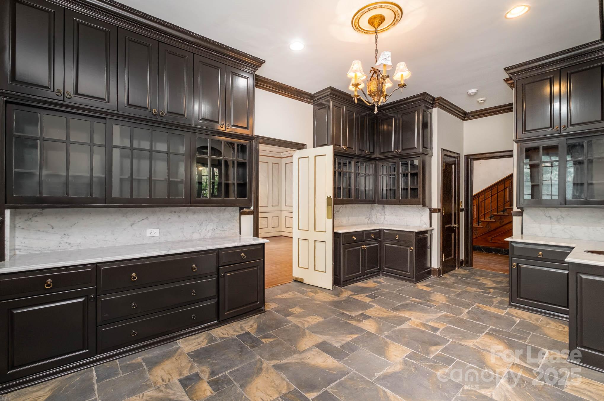 1107 Queens Road Charlotte, NC 28207 - Photo 6 of 33