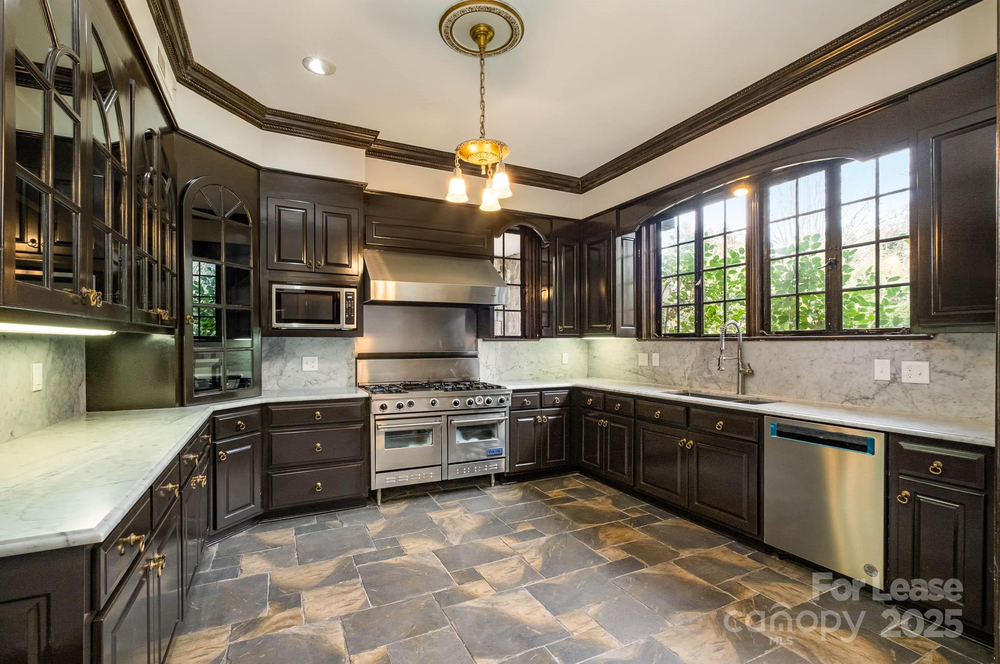 1107 Queens Road Charlotte, NC 28207 - Photo 9 of 33