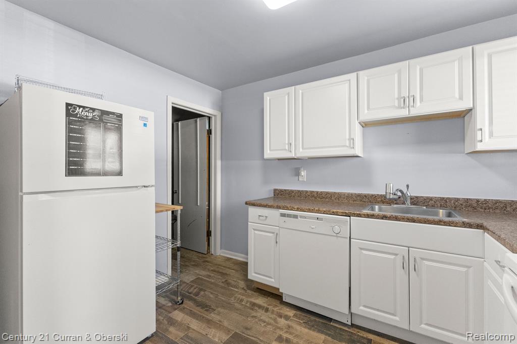 10029 Middlebelt Road Livonia, MI 48150 - Photo 16 of 37