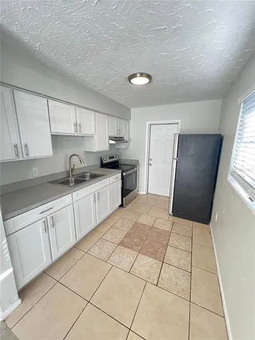 $1,600 | 6351 Gateway Avenue, Sarasota, FL 34231
