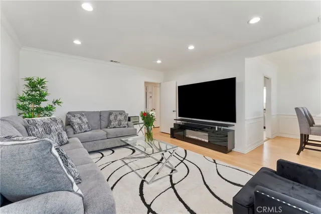 $3,295 | 5920 La Tijera Boulevard, Los Angeles, CA 90056