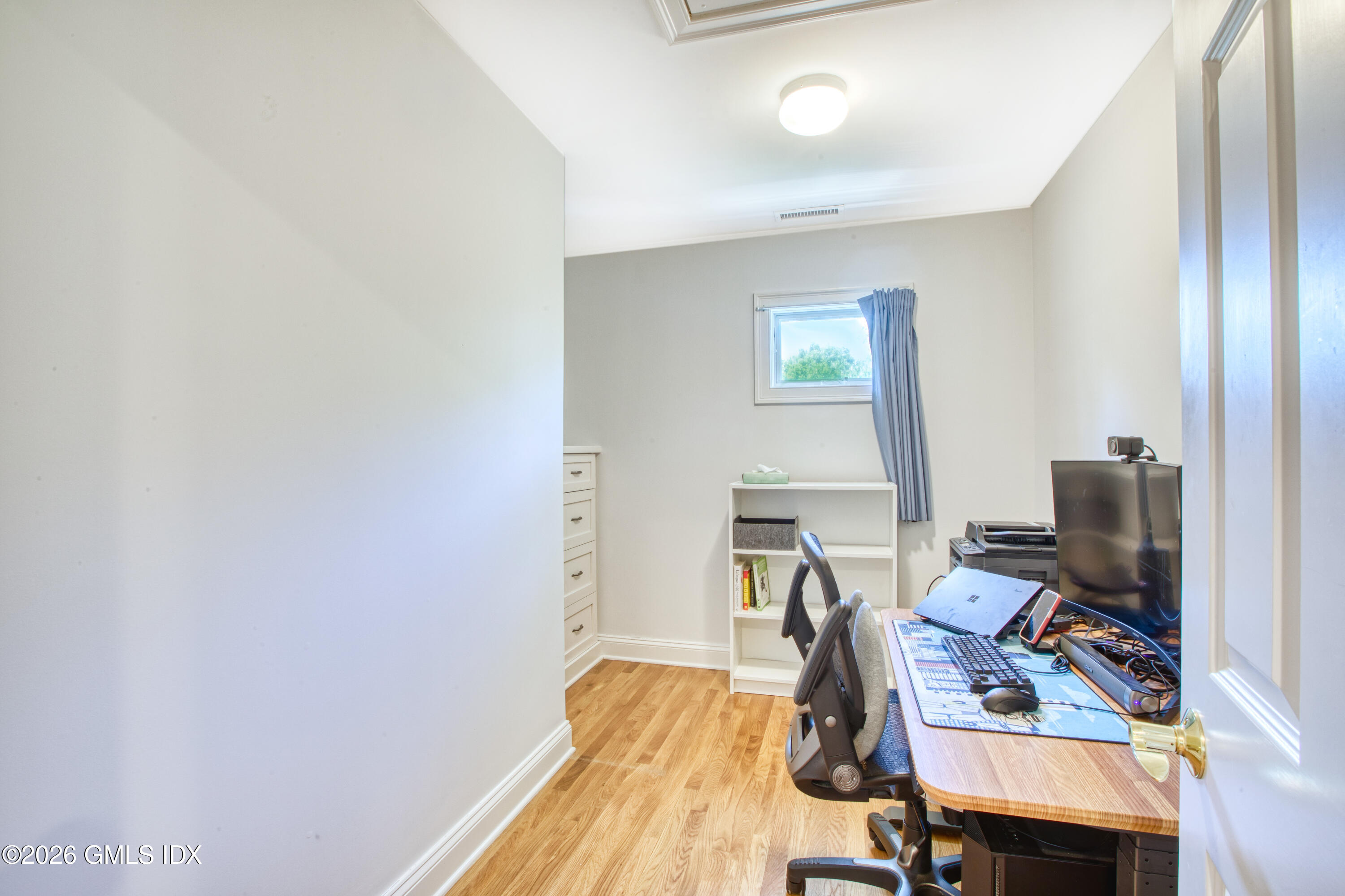 25 Weston Hill Road Riverside, CT 06878 - Photo 20 of 26 2nd floor office