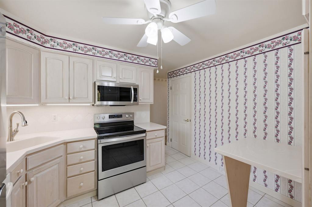 415 Overbrook Road Valencia, PA 16059 - Photo 13 of 44 Kitchen