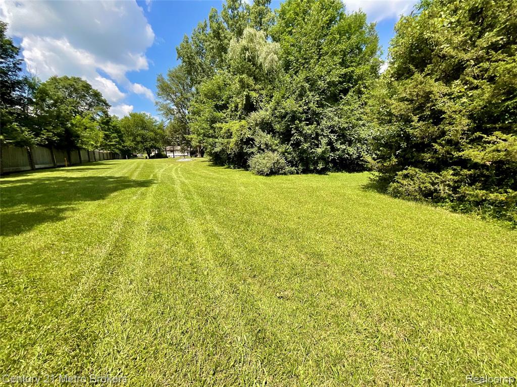 6010 North Seymour Road Flushing, MI 48433 - Photo 6 of 56 Gallery Image 6