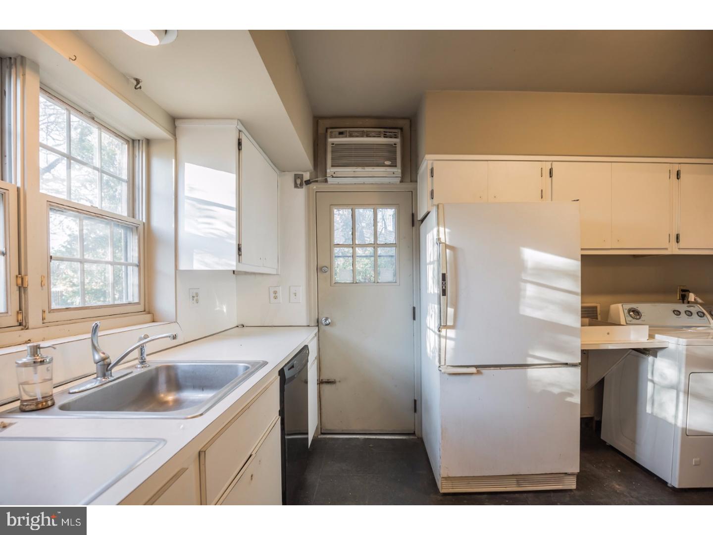 2652 Lenape Road Philadelphia, PA 19131 - Photo 8 of 24 Gallery Image 8