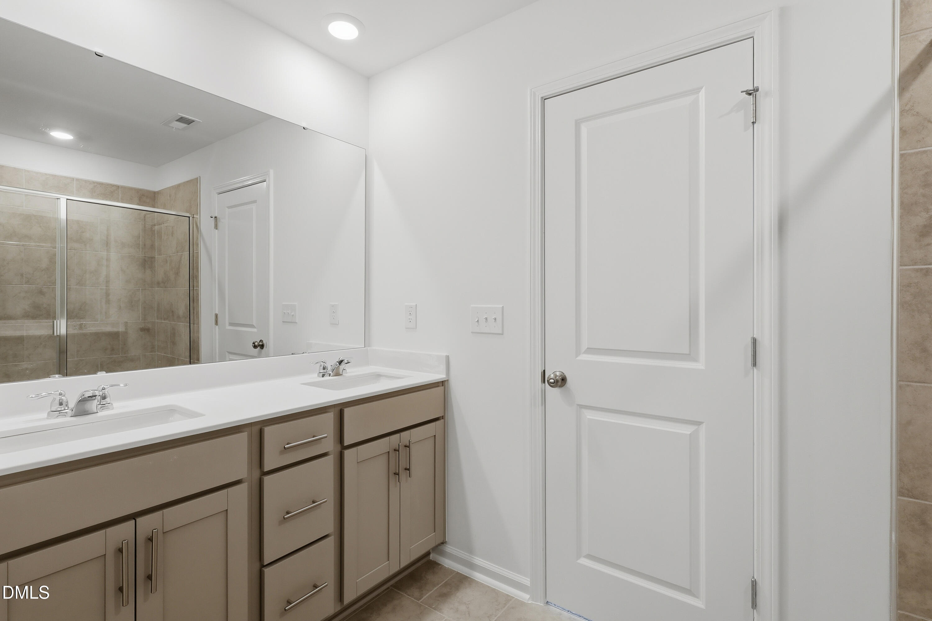 3605 Elm Grv Lane Raleigh, NC 27604 - Photo 30 of 55 SUN_ElmGrove_Pic_Wyatt_Owners_Bath_1of2