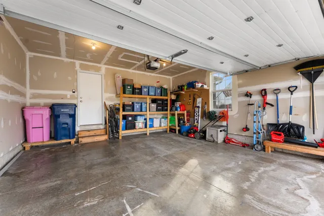 $240,000 | 215 Misty Lane, Colona, IL 61241