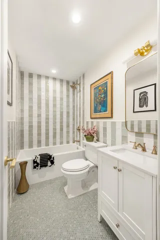 $1,795,000 | 300 5th Street, Unit 2 | Park Slope