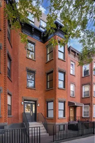 $1,795,000 | 300 5th Street, Unit 2 | Park Slope